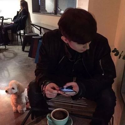 帅气粉色卡通男生头像图片