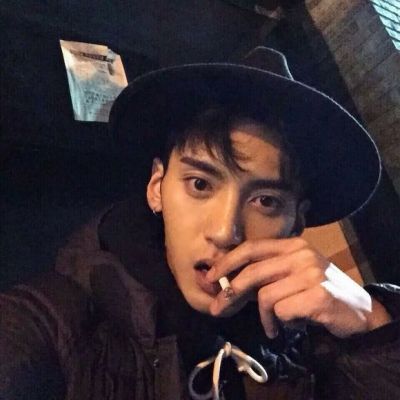 qq头像万圣节衣服男生头像大全