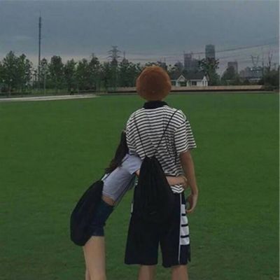 霸气恩爱情侣贴吧头像撒娇搞怪男生开心大笑头像图片动漫图片