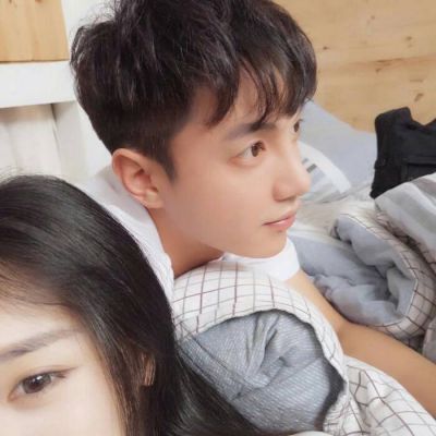 霸气恩爱情侣贴吧头像撒娇搞怪男生开心大笑头像图片动漫图片