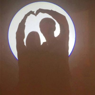 霸气恩爱情侣贴吧头像撒娇搞怪男生开心大笑头像图片动漫图片