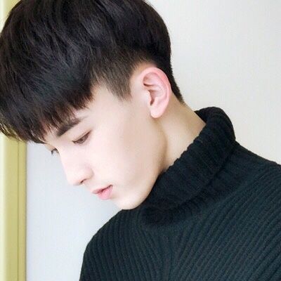 00后男生头像真人冷酷帅气阳光图片