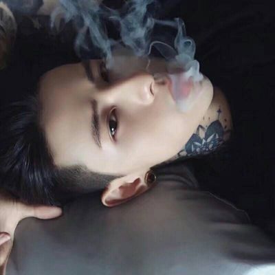 阳光成熟帅气男生真人头像温柔图片不露脸图片