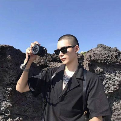 阳光成熟帅气男生真人头像温柔图片不露脸图片