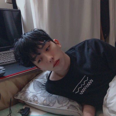 男生二次元头像帅气男孩图片