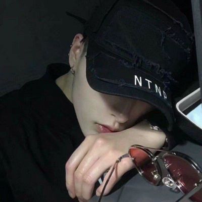 00后一个人的伤感头像动漫男生头像 小说