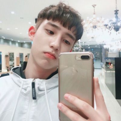 小清新帅气头像男生伤感抽烟动漫图片