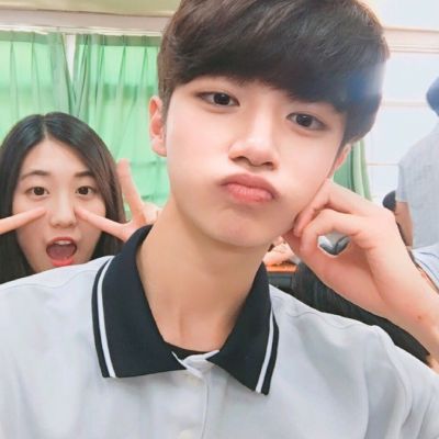 小清新帅气头像男生伤感抽烟动漫图片