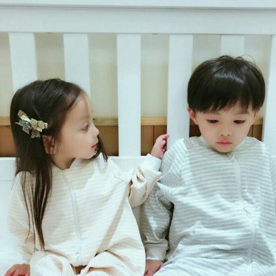 超萌小孩头像情侣一对男孩女孩情侣头像男生穿西服女生穿jk制服的图片