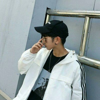 qqq版人物背面男生头像图片