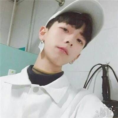 帅气高冷韩范男生qq头像网名一套图片