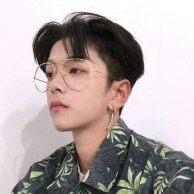 帅气高冷韩范男生qq头像网名一套图片