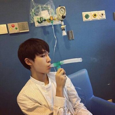 一个人的伤感头像男生喝茶头像动漫图片