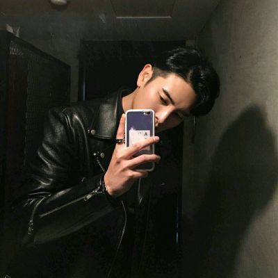 一个人的伤感头像男生喝茶头像动漫图片