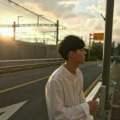 白发男生头像带字图片
