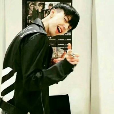 2018年非主流头像男生头像千千万这个男人占一半图片
