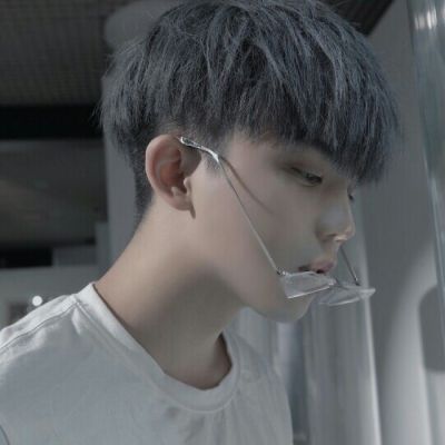 微信头像侧面男生头像素描简单图片