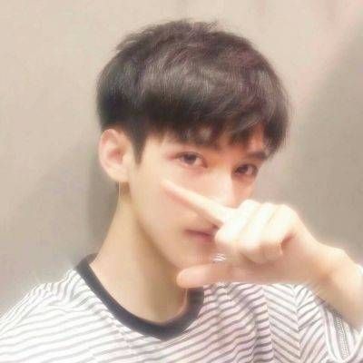 2018时尚潮流普通人头像男生图片