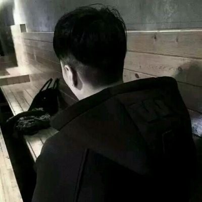 qq伤感小众头像男生图片