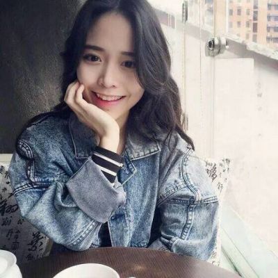 女生动漫黑白背影头像图片