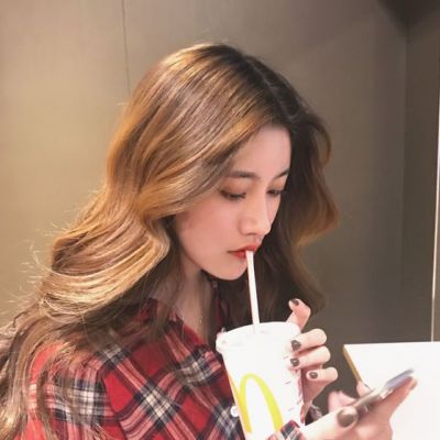 qq女生头像部位下身图片