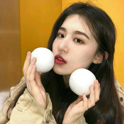 戴复古圆眼镜女生头像图片
