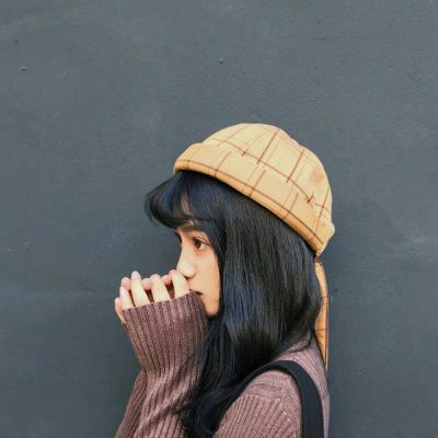戴复古圆眼镜女生头像图片