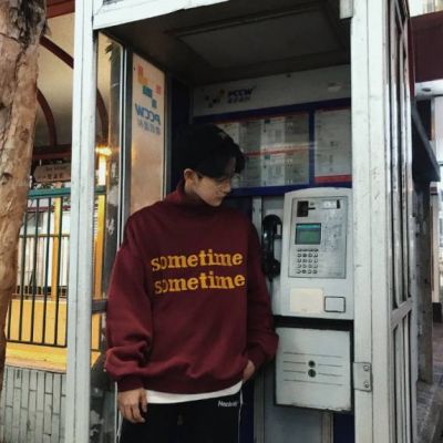 男生说摸自己头像摸狗狗图片