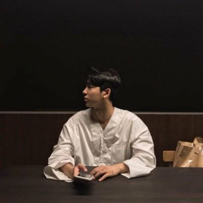 男生说摸自己头像摸狗狗图片