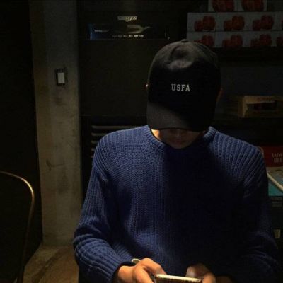男生说摸自己头像摸狗狗图片