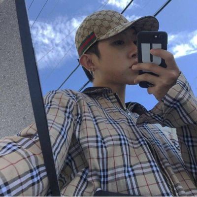 男生说摸自己头像摸狗狗图片