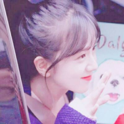 qq头像露肩唯美女生图片
