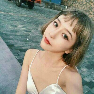 qq闺蜜黑白头像女生图片