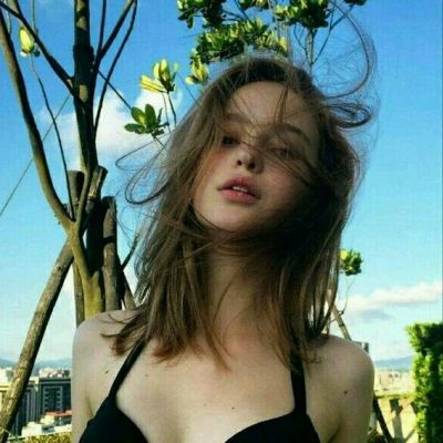 qq闺蜜黑白头像女生图片