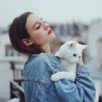 qq闺蜜黑白头像女生图片