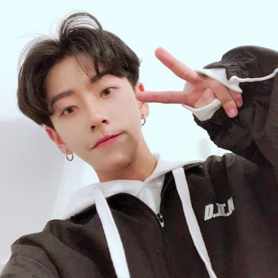 qq头像qq头像男生嘴里叼烟图片