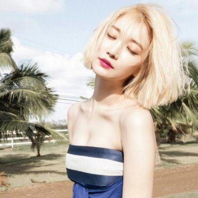头像女生简单气质森系动漫图片