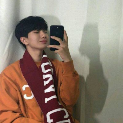 qq头像男生看书的头像图片