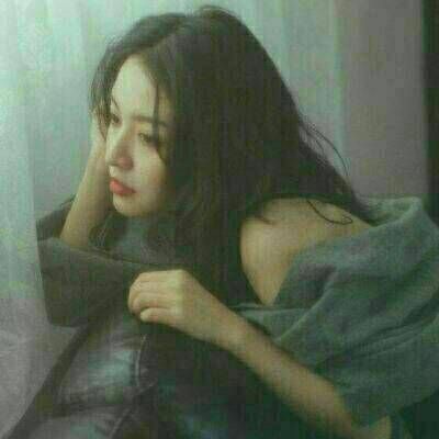 女生戴帽子的头像可爱图片