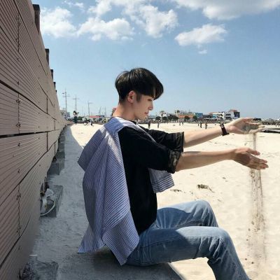 阳光帅气动漫吸烟的酷酷头像男生头像男生头像图片