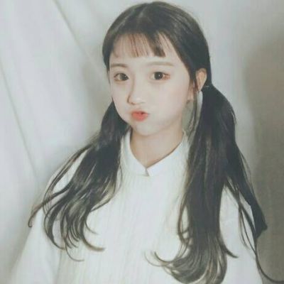 女生头像白色衬衣高清图片