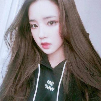 女生头像白色衬衣高清图片
