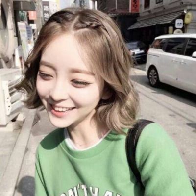 女生头像白色衬衣高清图片
