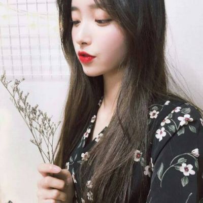 女生头像白色衬衣高清图片