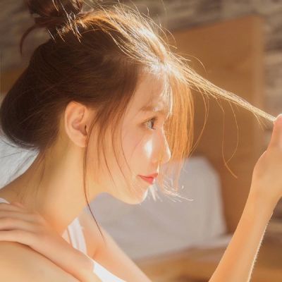 动漫唯美背影女生头像图片