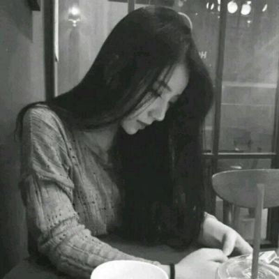 qq头像女生唯美侧颜图片