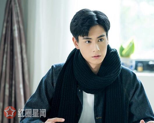 胡一天什么学校毕业的 演员胡一天为什么被叫胡<a href=http://www.buer123.com/zt/129.html target=_blank class=infotextkey>老师</a>图片