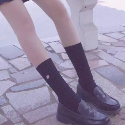 女生头像唯美侧脸短发图片