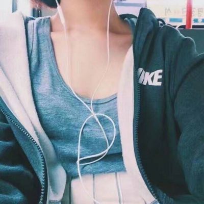 女生头像唯美侧脸短发图片
