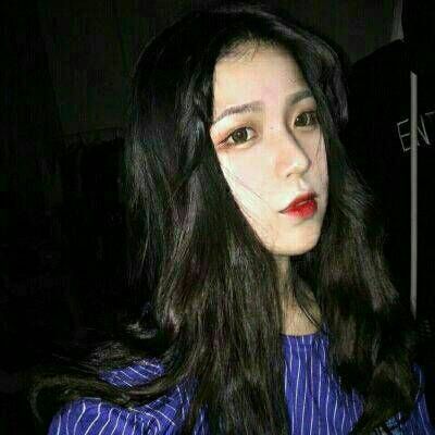qq女生头像潮流黑白图片